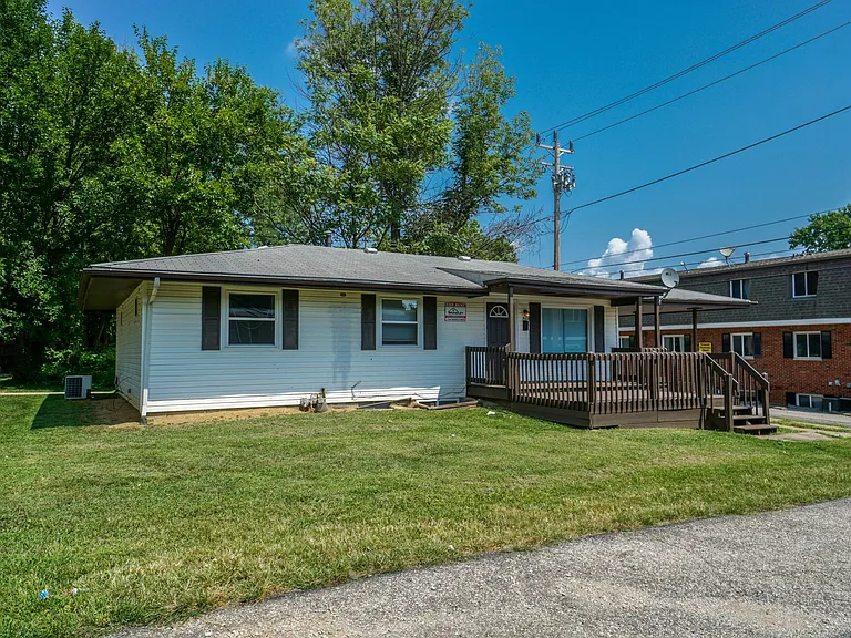416 N Lincoln St — Photo 101
