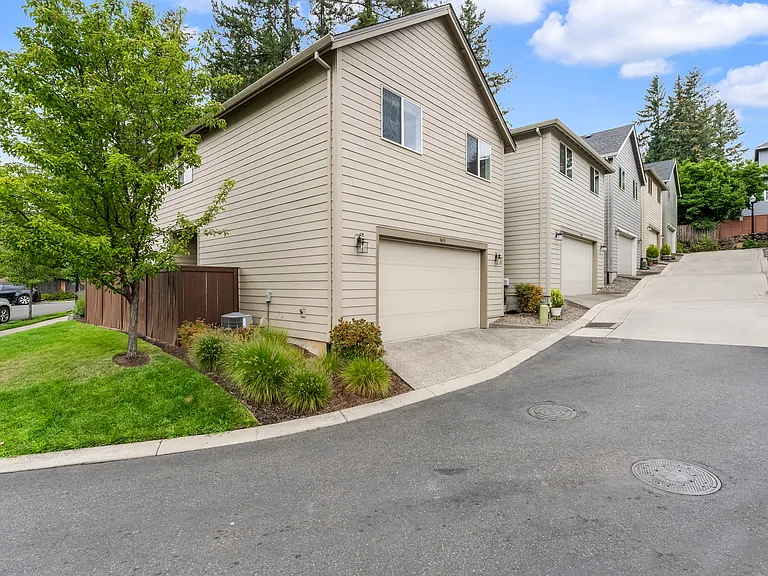 9433 SW Chopin Ln — Photo 29