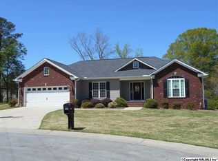 108 Victoria Ln, Rainbow City, AL 35906