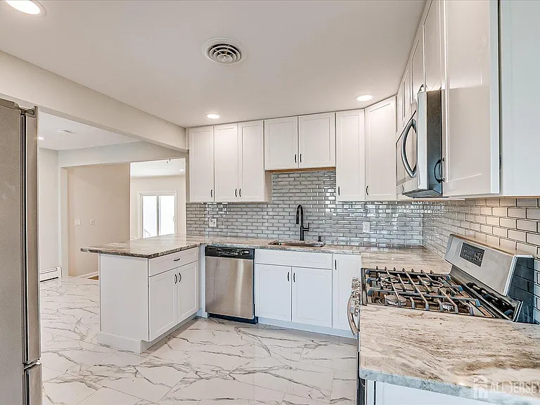 145 Somerset Ave — Photo 5