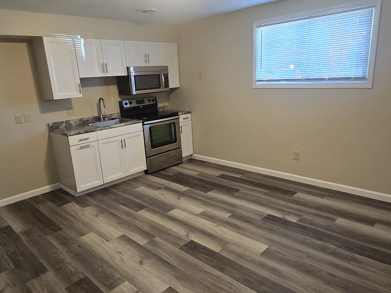 517 Harrison St — Photo 2