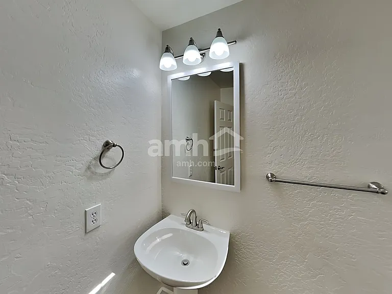 2315 S Ananea — Photo 7