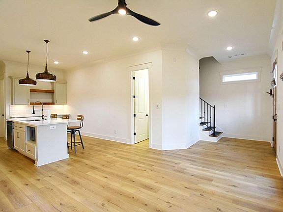 4th image of 23 Clark Blvd