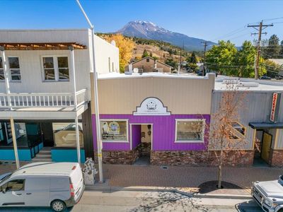 211 Main St, Weed, CA, 96094