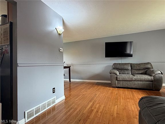 3rd image of 24881 Ridgeline Dr