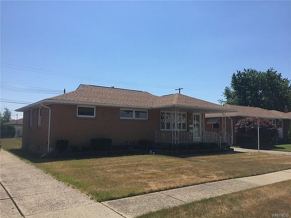 3rd image of 95 Diane Dr