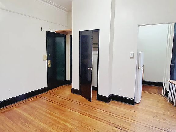 4th image of 1435 Pacific St #6
