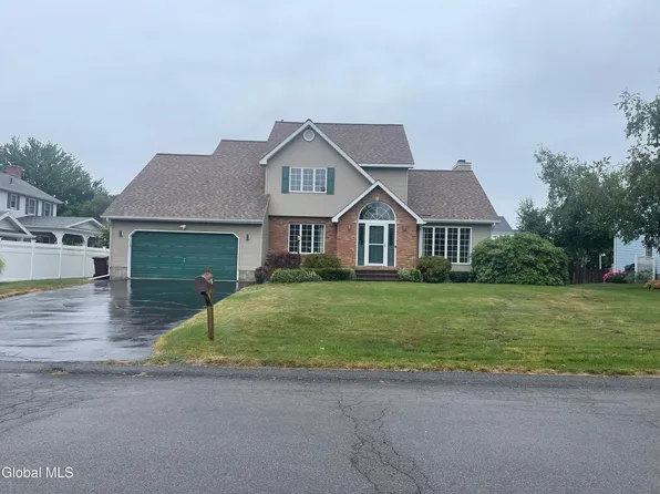 23 Woodridge Drive, Loudonville, NY 12211