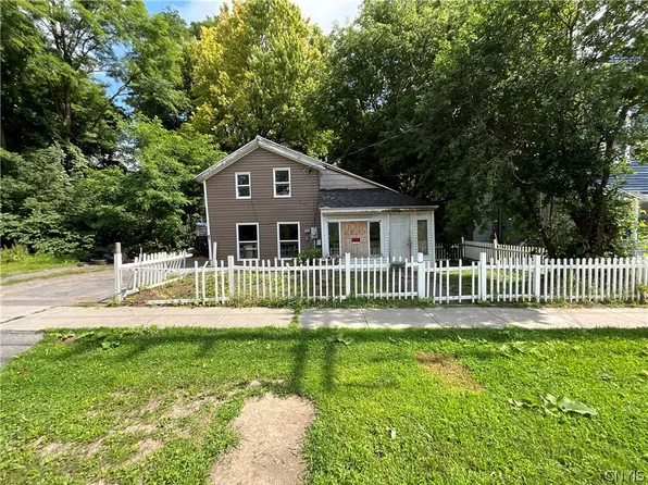 226 Main Ave, Watertown, NY 13601