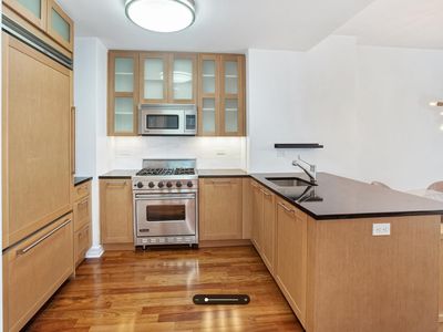 200 W End Ave APT 12J, New York, NY, 10023