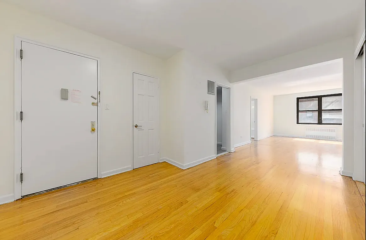 Building Photo - 3415 Parsons Blvd #3G