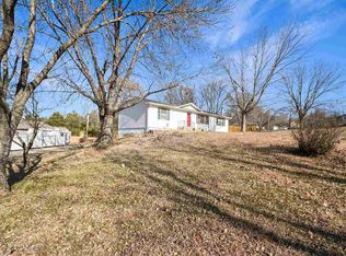 5101 NW Pueblo Ct, Topeka, KS 66618