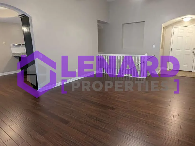 2406 Colton — Photo 3