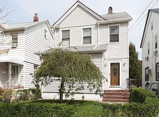 8825 239th St, Bellerose, NY 11426