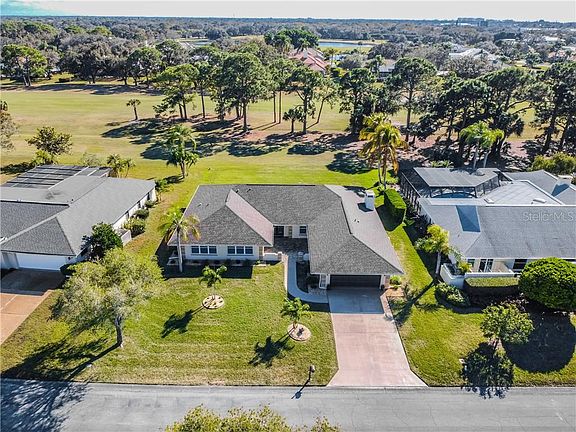 3rd image of 3854 Torrey Pines Blvd