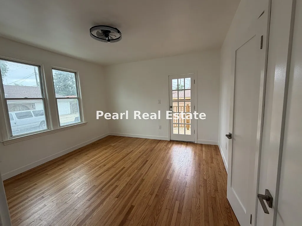 2 bed, 825 sqft, $1,100 — Photo 3