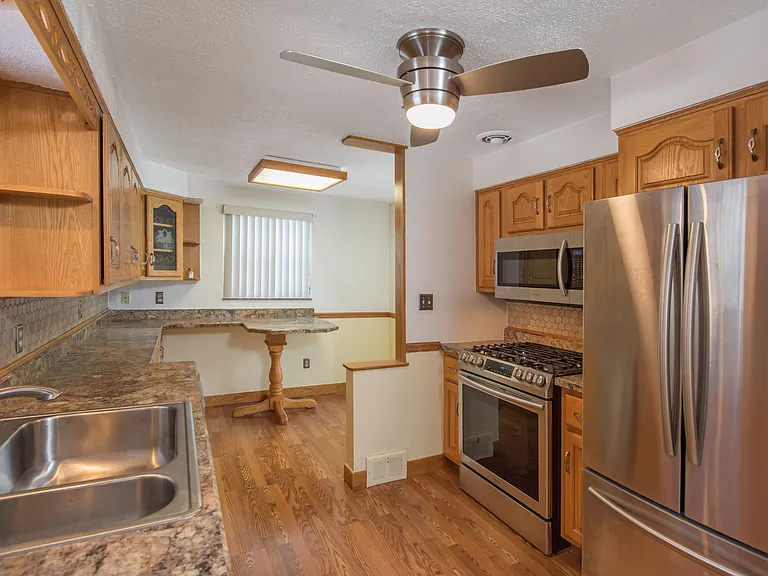 222 Rolling Dr — Photo 15