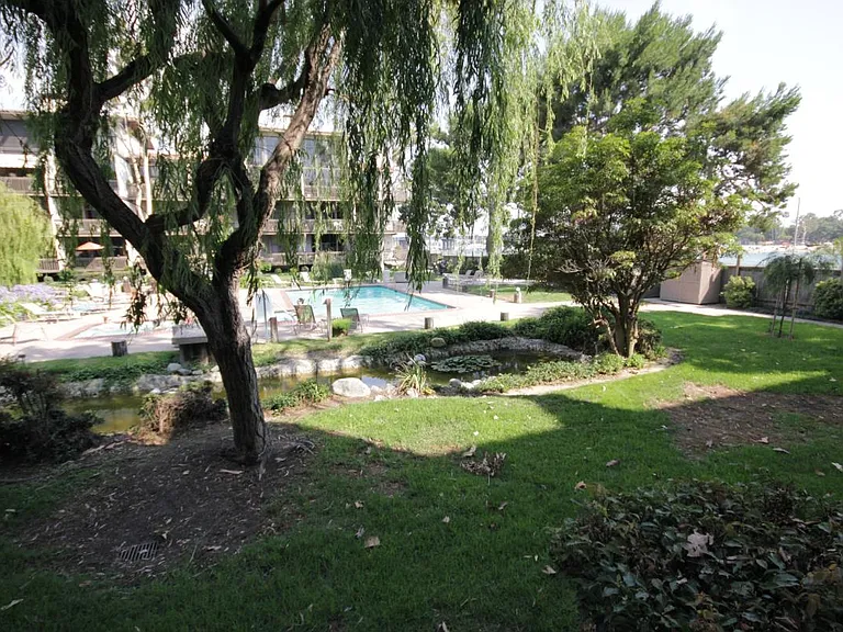 6112 Marina Pacifica Dr S — Photo 16