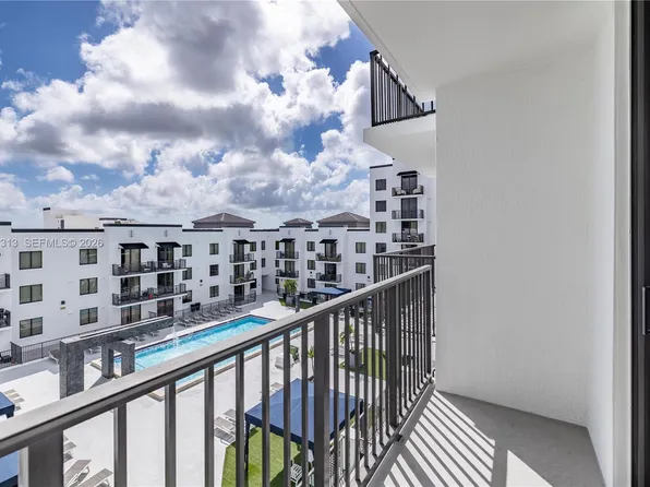 2001 NW 67th St #414, Miami, FL 33147