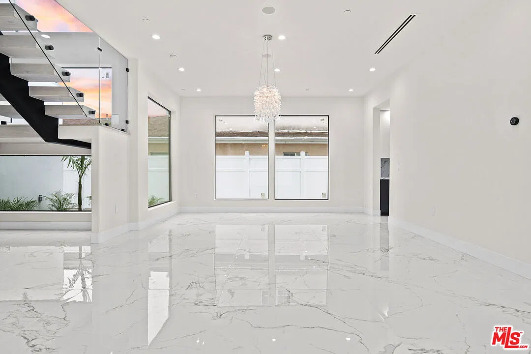6 bed, 6.5 bath, 5000 sqft, $19,995 — Photo 4