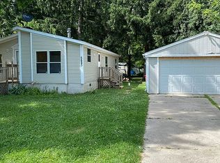 5823 Chippewa Dr, Howell, MI 48843