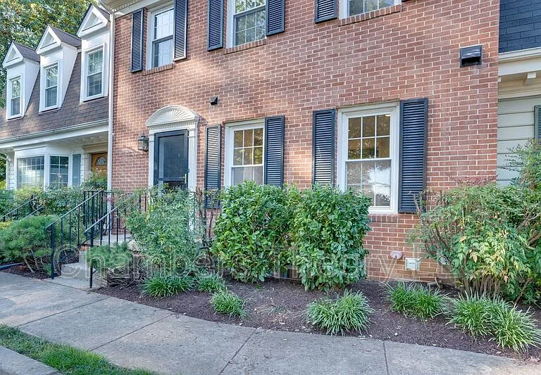 1003 Jennifer Ln — Photo 43