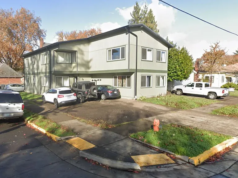 202 NW 13th St #2 — Photo 16