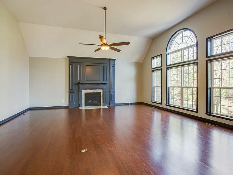 417 Gambrel Ct — Photo 36