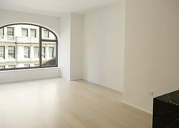 Rented by R New York