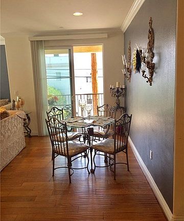 Dining Room facing outdoor patio.