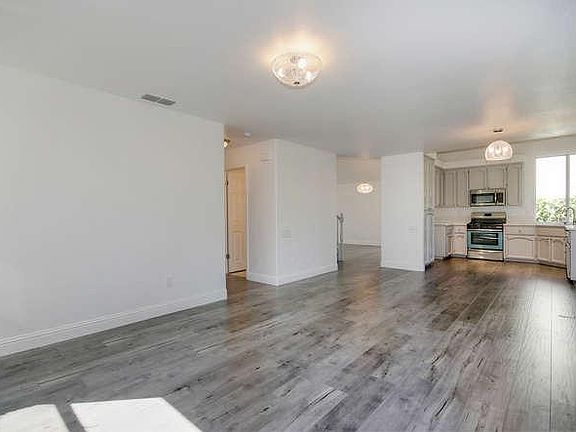 5th image of 2631 Du Pont Way