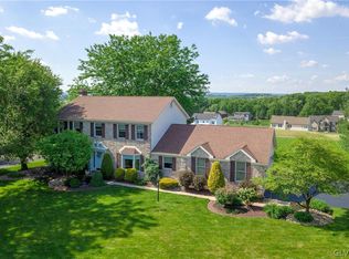 4379 Bachman Dr N, Schnecksville, PA 18078