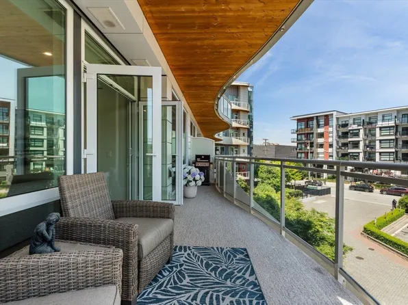 20416 Park Ave #304, Langley, BC V3A 0N2