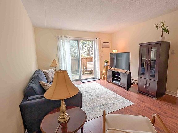 5th image of 78 Welland St N #102