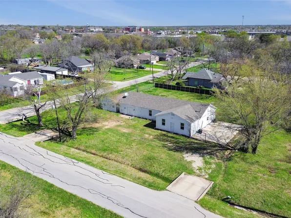 401 E Buffalo St, Forney, TX 75126
