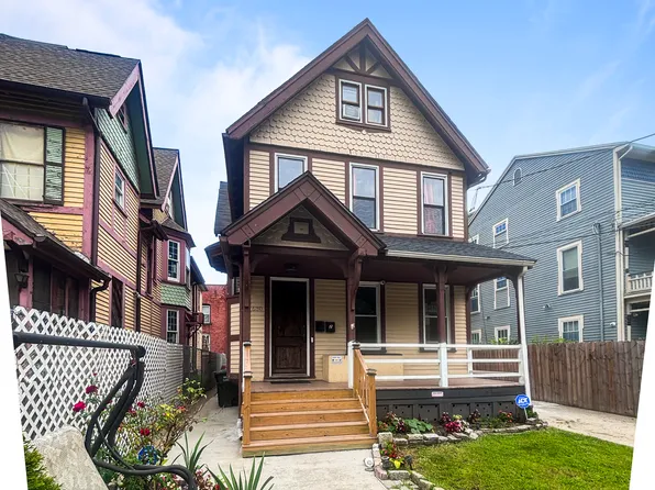 630 Kossuth St #1, Bridgeport, CT 06608