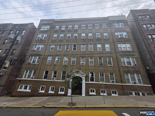 325 79th St APT 21