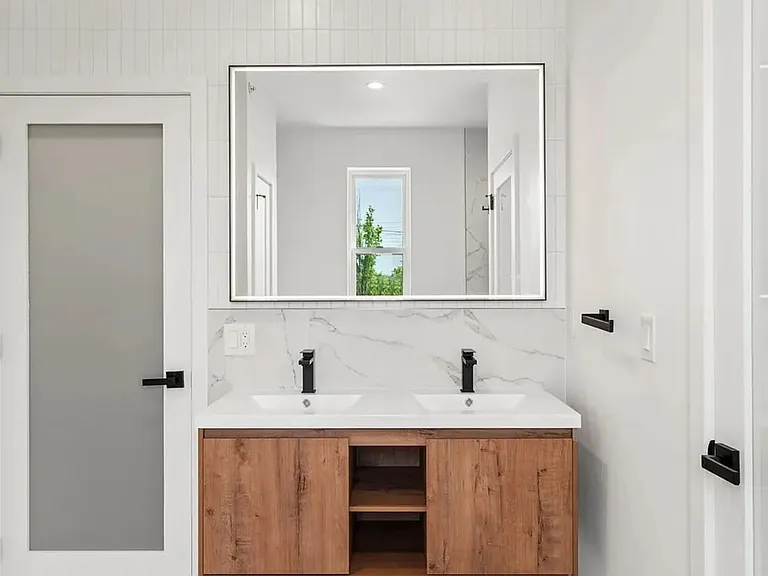 1518 N Darien St — Photo 5