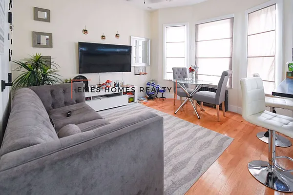 Rented by Emes Homes Realty LLC | media 20