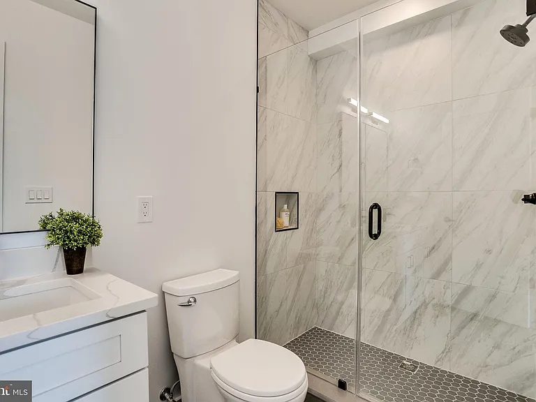 646 Newton Pl NW #303 — Photo 18