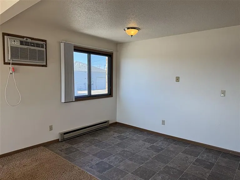 Ashwood Apartments — Photo 7