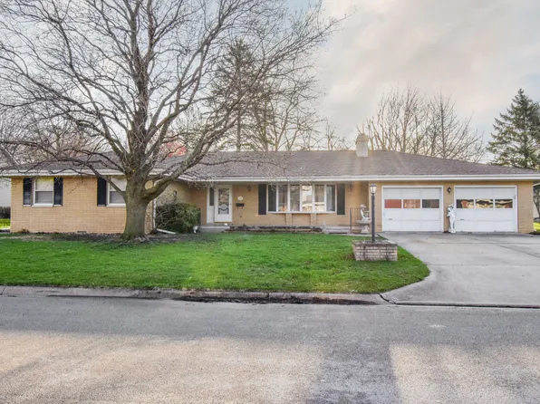 1114 N Bailey Dr, Pontiac, IL 61764