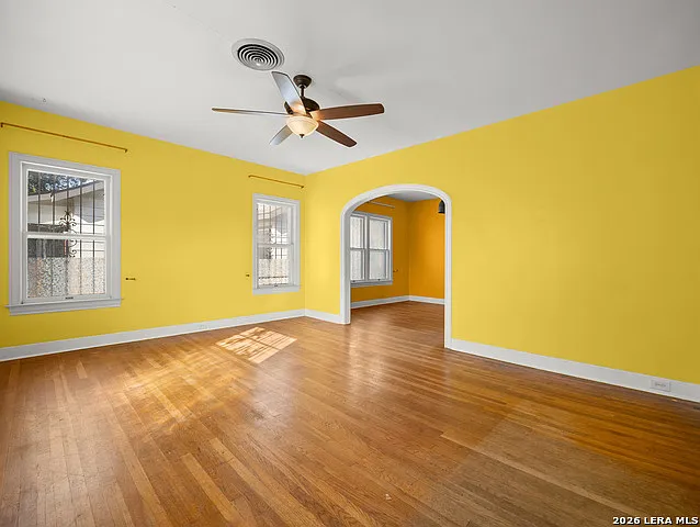 1627 Schley Ave — Photo 4