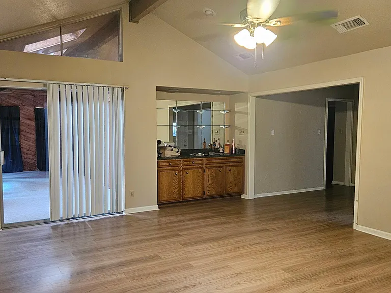 15127 Forest Lodge Dr — Photo 5