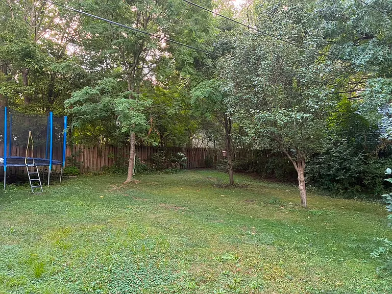 24016 Edgehill Dr — Photo 2