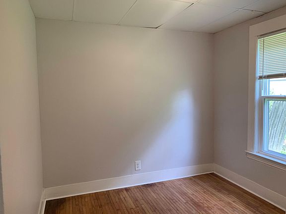 2nd image of 1310 Oak St #1