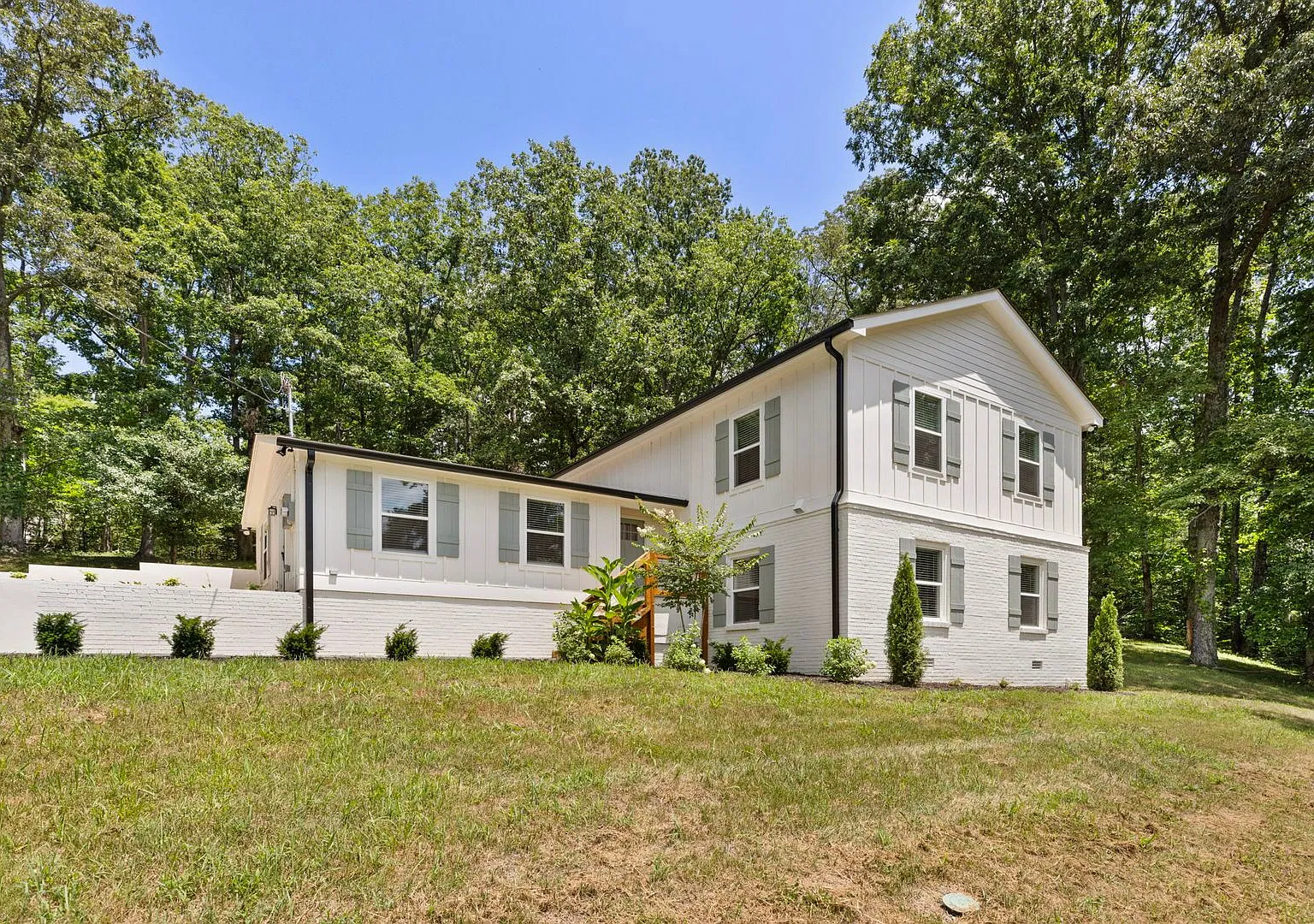 Four Bedroom Four Bath Home — Photo 4
