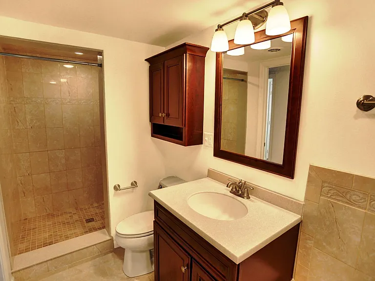 Chestnut Heights Apartments — Photo 15
