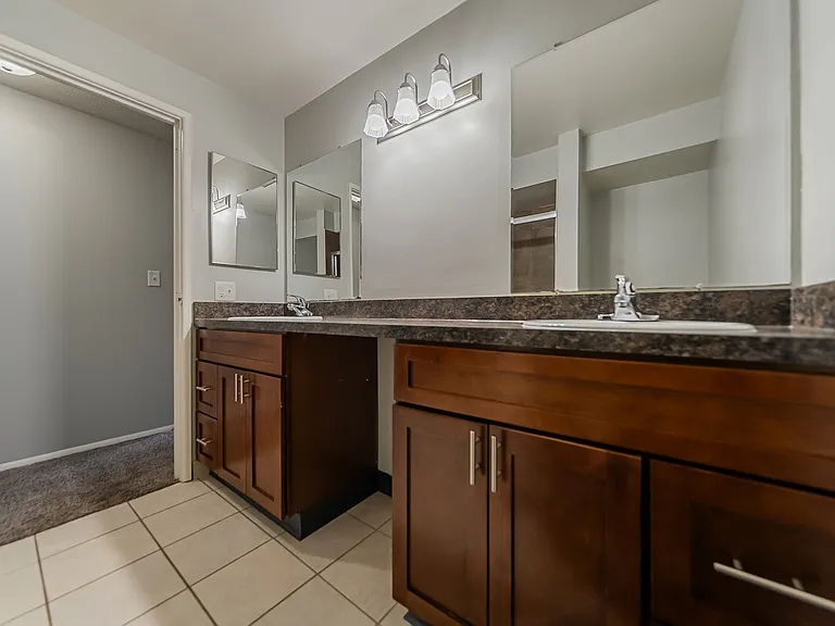 River Run Apartments — Photo 26