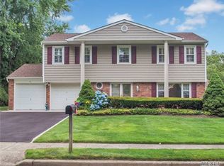 3 Windgate Dr, East Northport, NY 11731